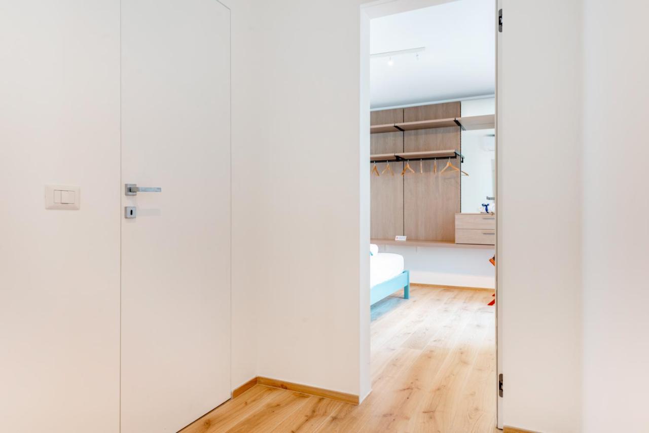 Waterfront Apartment With Seaview Balcony 바리 외부 사진